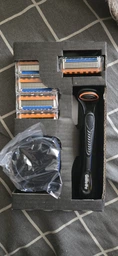 Станок для бритья мужской Gillette Fusion5 c 5 сменными картриджами + подставка (8700216356794) фото от покупателей 4