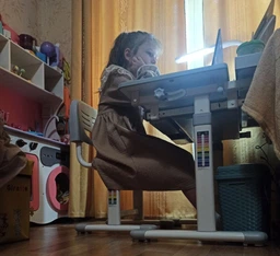 Комплект растущая школьная парта и стул с регулировкой высоты от 4 - 13 лет FunDesk Bellissima Blue Голубая для дома + настольная светодиодная лампа + подставка для книг фото от покупателей 10