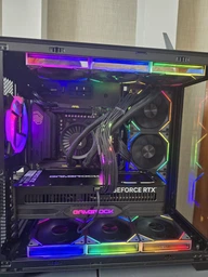 Видеокарта Palit GeForce RTX 5090 GameRock OC (NE75090S19R5-GB2020G) фото от покупателей 1