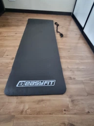 Килимок для йоги EasyFit NBR HIGH-Density 10 мм чорний (йогамат зі спіненого каучуку для фітнесу та пілатесу, мат-каремат спортивний) EF-NK10BK фото від покупців 12