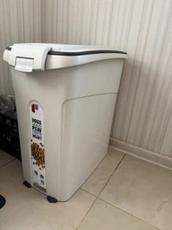 Контейнер для хранения сухого корма 54 л/15-18 кг корму MPS ОТО FOOD L WHITE 40*24*55 см (белый) фото от покупателей 2