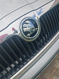 Значок Шкода Skoda 79 мм Емблема Octavia Tour, A5, Fabia, Rapid логотип шильдик Фабия Октавия значки