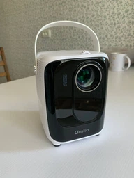 Потужний портативний проектор Umiio A007 на 800 люмен Full HD домашній кінотеатр смарт USB Bluetooth з триногою і ручкою тримачем фото від покупців 6