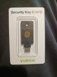 Ключ безопасности Security Key C NFC, USB-C, Yubico Черный (YubiKeyC-nai)