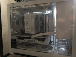 Видеокарта Sapphire AMD PURE RX 9060 XT GAMING OC (11350-02-20G) фото от покупателей 1