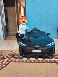 Электромобиль детский Audi RS e-tron GT лицензия черный (9893)