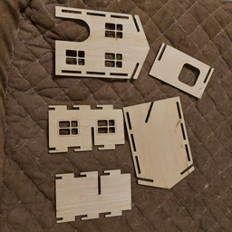 Дом для грызунов Lucky Pet для хомяков, крыс и декоративных мышей 13x8x16 см (4820224219677)