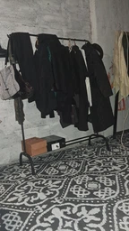 Стойка вешалка для одежды и обуви Loft Organizer TW-603 напольная стальная с полкой и 8 крючками Black фото от покупателей 2