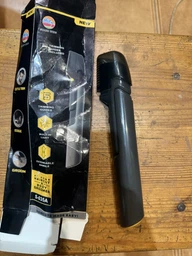 Триммер Body Groomer S-035A работает на батарейках