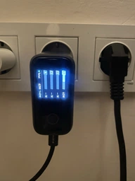 Зарядний пристрій Anker 140W USB-C Charger, 4 порти швидкої зарядки з технологією GAN, кольоровий дисплей - Dark Gray (американська вилка) фото від покупців 5