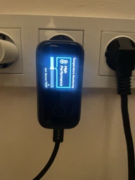 Зарядний пристрій Anker 140W USB-C Charger, 4 порти швидкої зарядки з технологією GAN, кольоровий дисплей - Dark Gray (американська вилка) фото від покупців 4