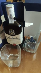 Виски Ballantine's Finest 0.7 л 40% + 2 бокала (5000299610671) фото от покупателей 2