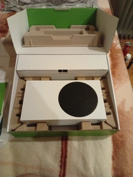 Консоль Microsoft Xbox Series S 512GB + Геймпад Microsoft Xbox Series X/S Wireless + гарантия Б/У фото от покупателей 1