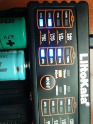 Універсальний зарядний пристрій для акумуляторів Liitokala Lii-402 фото від покупців 1