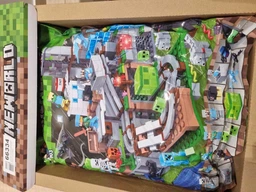 Дитячий конструктор Minecraft Гірська печера гра майнкрафт з LED підсвіткою ігровий набір з кубиків блоків фігурок тварин 587 деталей з печерою деревами лавою водою факелами та аксесуарами розвиваючий подарунок для творчості хлопчиків та дівчаток 66334 фото від покупців 7
