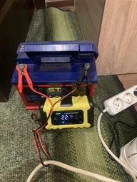 Автомобильное импульсное зарядное устройство Foxsur 12V 6A FBC1206D, автоматическое зарядное для аккумулятора фото от покупателей 5