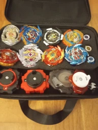 Игровой набор Бейблейд (Beyblade) в кейсе с ареной, 8 волчков Beyblade, 3 пусковых устройства