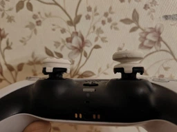 Накладки на стіки KontrolFreek Galaxy GamerPack для Xbox One, Series S X фото від покупців 5