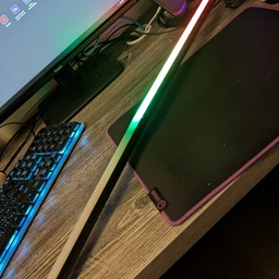 Світлодіодна лампа RGB LED 1.2 м, торшер підлоговий кутовий з пультом дистанційного керування, кольорова підсвітка для спальні, вітальні, кімнати, декоративне освітлення для інтер’єру, живлення від USB Чорна HA-10 фото від покупців 1