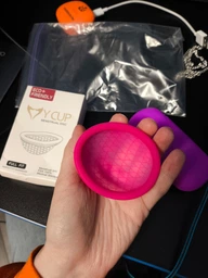 Менструальна чаша Y-cup із медичного силікону Platinum розмір S у комплекті силіконовий чохол для зручного зберігання фото від покупців 1