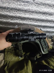 Тактичний ліхтарик на зброю з кріпленням пікатіні з кольоровими фільтрами
