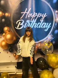 Світшот з вишивкою 152 см Karamelka kids Білий