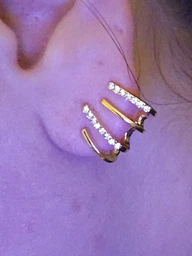 Серьги пусеты с камнями ShinyClaws, золотистые