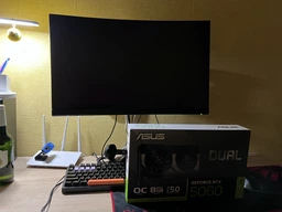 Відеокарта ASUS GeForce RTX5060 8Gb DUAL OC (DUAL-RTX5060-O8G) фото від покупців 13