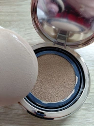 Профессиональный кушон с эффектом фотошопа DEBEAUS THE PRIME INTENSIVE ENERGENIC SPF50+/PA+++ с теплым подтоном №23, 15 г + 15 г (сменный блок)&nbsp;(30300003) фото от покупателей 4