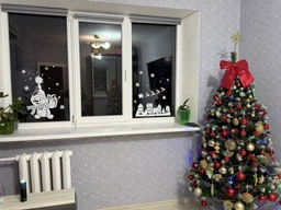 Наклейки новогодние на окна Санта над заснеженным городом (домики снежинки) Happy Pocket Набор S глянец Белый (HP-044S-010GL)