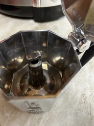 Кавоварка гейзерна Bialetti Moka Express (0.190 л – на 4 чашки) фото від покупців 14
