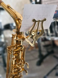 Крепление-лира для саксофона Maxtone M133 Saxophone Lyre фото от покупателей 2
