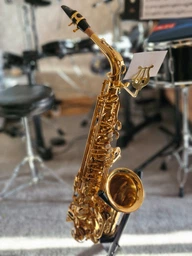 Крепление-лира для саксофона Maxtone M133 Saxophone Lyre