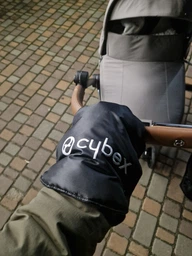 Муфта перчатки раздельные черного цвета, с вышивкой CYBEX, на коляску или санки, на черном флисе фото от покупателей 2