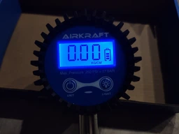 Цифровой манометр Airkraft TPGD0250-S для проверки давления в шинах с шлангом 0-250 psi (17 bar) фото от покупателей 5