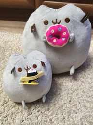 Мягкая игрушка Пушин кэт 23х25см с Пончиком и Мягкая игрушка Pusheen cat 12х15см с Суши в лапка Серый n-11618