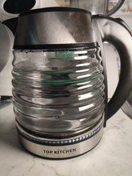 Электрочайник стеклянный с подсветкой 2л Top Kitchen 2400 Вт, стильный прозрачный чайник из рифленого термостойкого стекла, электрический дисковый чайник с LED подсветкой и быстрым нагревом воды TK-00239-Silver/Black фото от покупателей 1