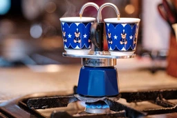 Гейзерная кофеварка Bialetti Mini Express Joyful Christmas + 2 чашки 90 мл Синяя (8006363094894) фото от покупателей 3