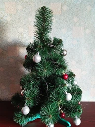 Штучна Ялинка Royal Tree RT-4-1 Принцеса 60 см зелена з інієм фото от покупателей 4