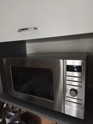 Мікрохвильовка Panasonic NN-S29KSMEPG