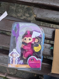 Ручна інтерактивна мавпочка Fingerling Happy Monkey Фіолетова фото від покупців 3