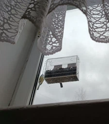 Кормушка для птиц на окно House_for_birds "Колежанка" фото от покупателей 2