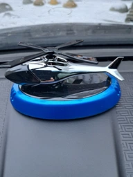 Автомобильный ароматизатор с жидкостью вертолет с раздувом на солнечной панели + многоразовая пропитка духи, серебрянный фото от покупателей 1