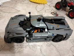 LEGO Technic 42173, Суперкар Koenigsegg сірого кольору, Іграшка для хлопчиків та дівчаток, Подарунок до Дня захисту дітей, Прикраса