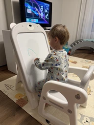 Мольберт детский со стулом Caretero Toyz TED магнитный, регулируемый, детский мольберт для рисования, настольный мольберт, набор с маркерами и магнитами для творчества детей от 3 лет, детский стул с мольбертом