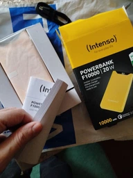 УМБ Intenso F10000 10000 mAh 18 W Yellow (7332039) фото от покупателей 13