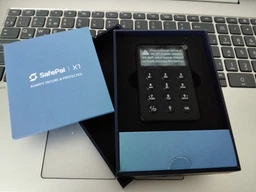 Криптокошелек SafePal X1