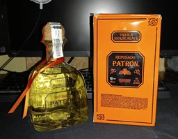 Текіла Patron Reposado 0.75 л 40% (721733000159)