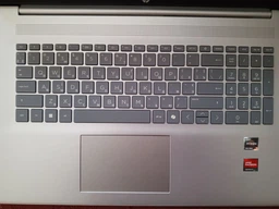 Ноутбук HP 17-cp2041ua (CS8E5EA) Сріблястий / 17.3" IPS Full HD / AMD Ryzen 5 7520U / RAM 16 ГБ / SSD 512 ГБ / AMD Radeon Graphics