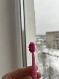 Зубная щетка Curaprox CS Baby для детей (0-4 лет) прорезиненная ручка с присоской Зеленая с синей щетиной (CS Baby-green-blue) фото от покупателей 3